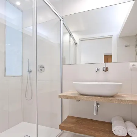 Cozy Sur La Marina De Bonifacio (Corsica)